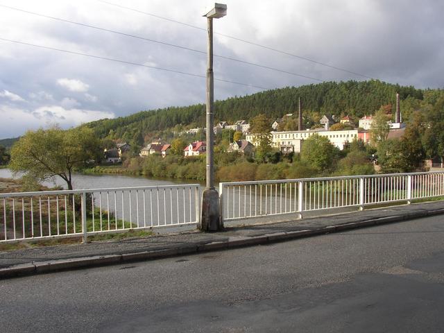 The Berounka river with Rückl Glass Factory in background (a view from the bridge to NW; confluence is 250 from here).