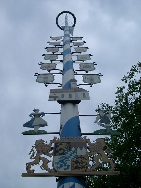 Maypole at Straußdorf