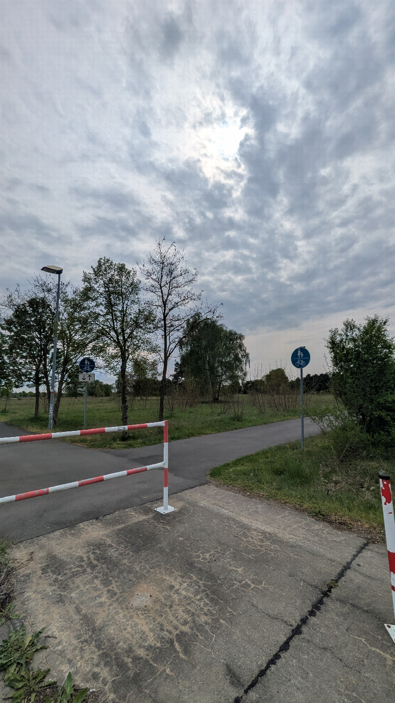 Fuß und Radweg 