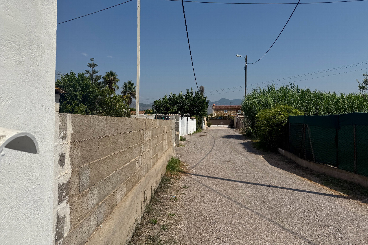 View North (from 10m East of the confluence point)