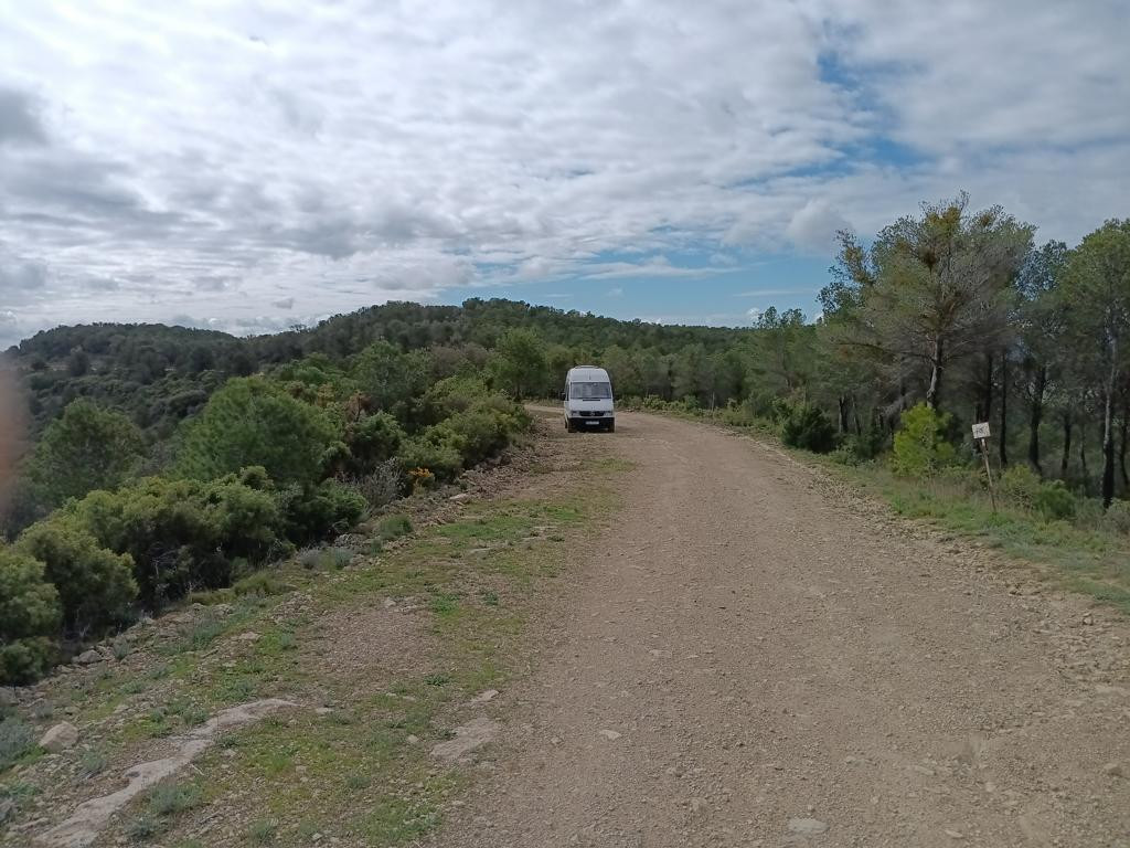 parking beside road, distance 650 meters