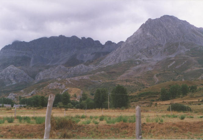 East (Peña Ubiña Peak 2400 metres)