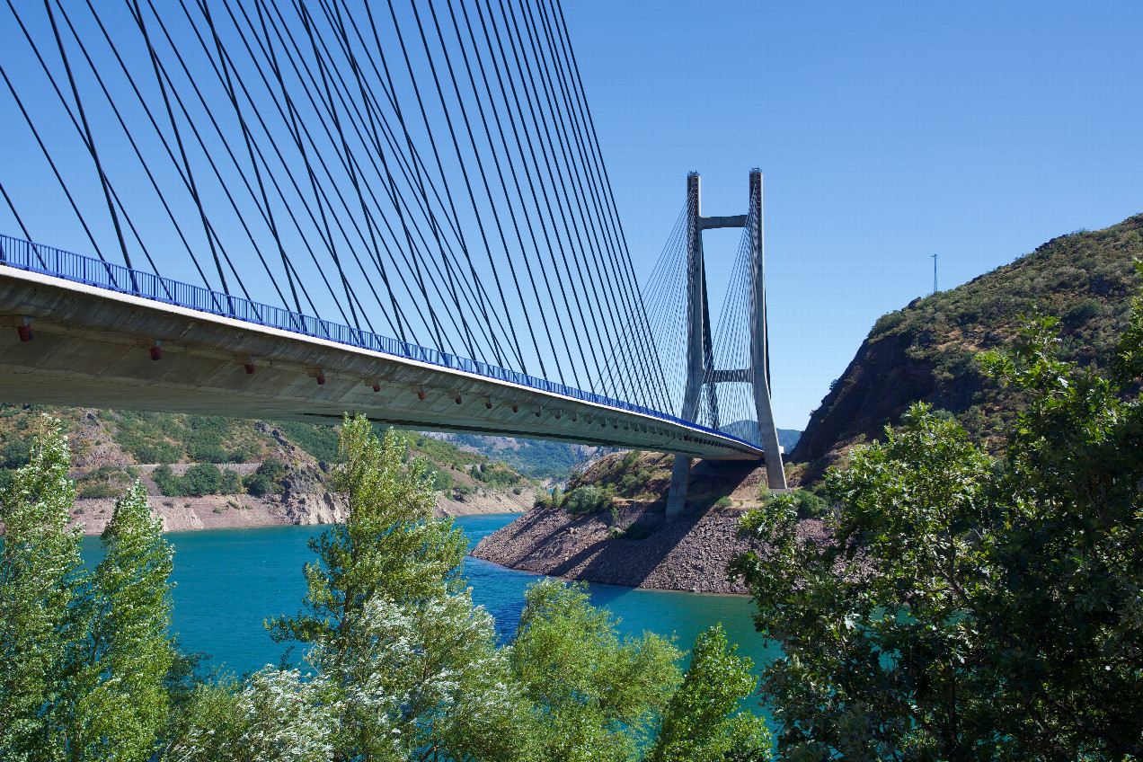 "Puente Fern&aacute;ndez Casado&rdquo;, 14.5 km SE of the point