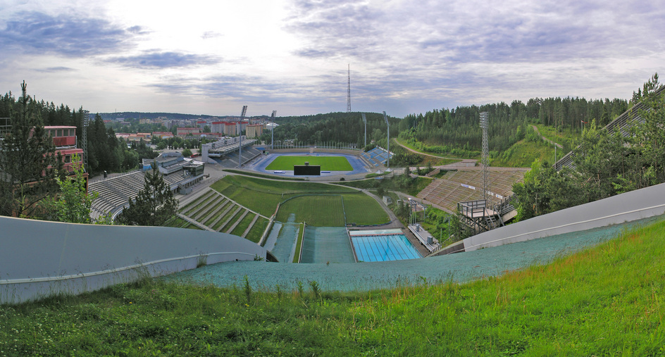 The Lahti ski jump hill: Plastic on the left for summer jumping, a 50m swimming pool on the right!