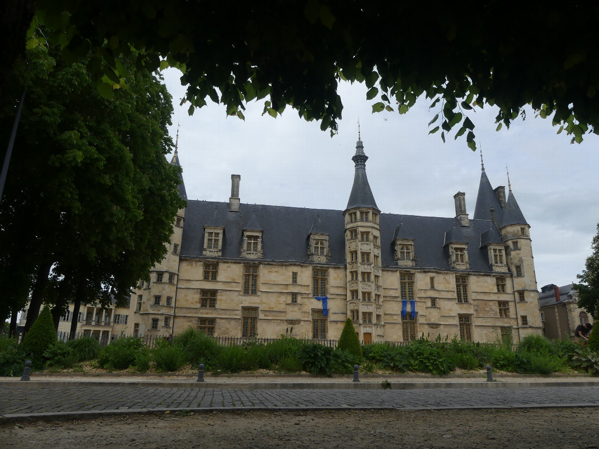 Palais ducal dr Nevers