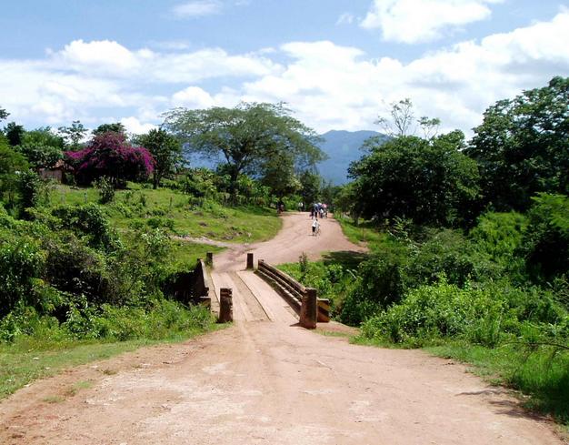 Narrow bridge in Jicalapa