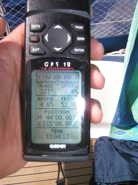 Garmin GPS 12: Position of confluence 44N 15E  reached