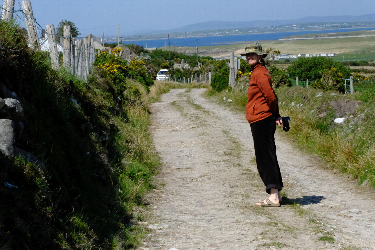 Annette, gravel road to the confluence