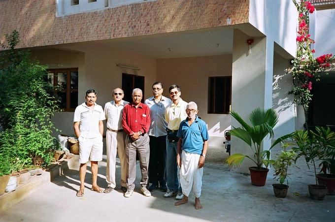 Mr. Anantharaman and his father with Ranga, Nath, Jagan & Lakshman at 11N77E
