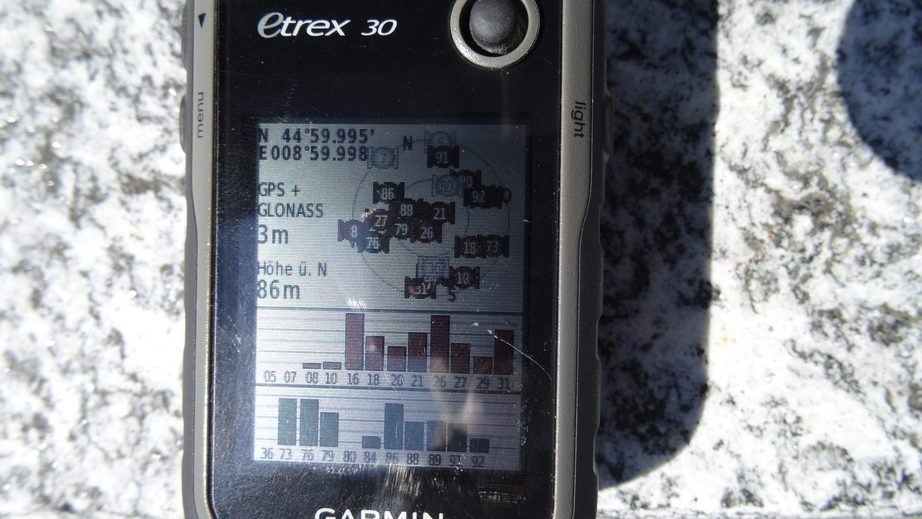 GPS reading in a distance of 8 m to CP 45N 9E