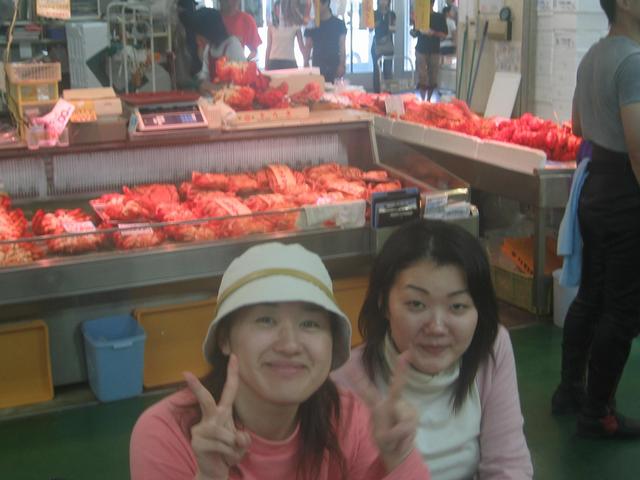 Saying 'bye' to Mari and Akiko at the Kushiro fish market.