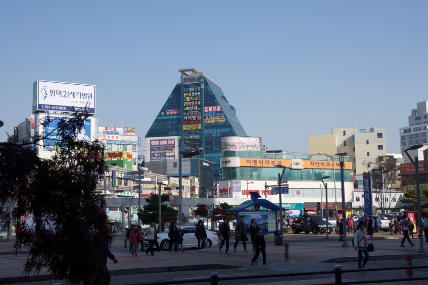 The town of Pyeongtaek, southeast of the point