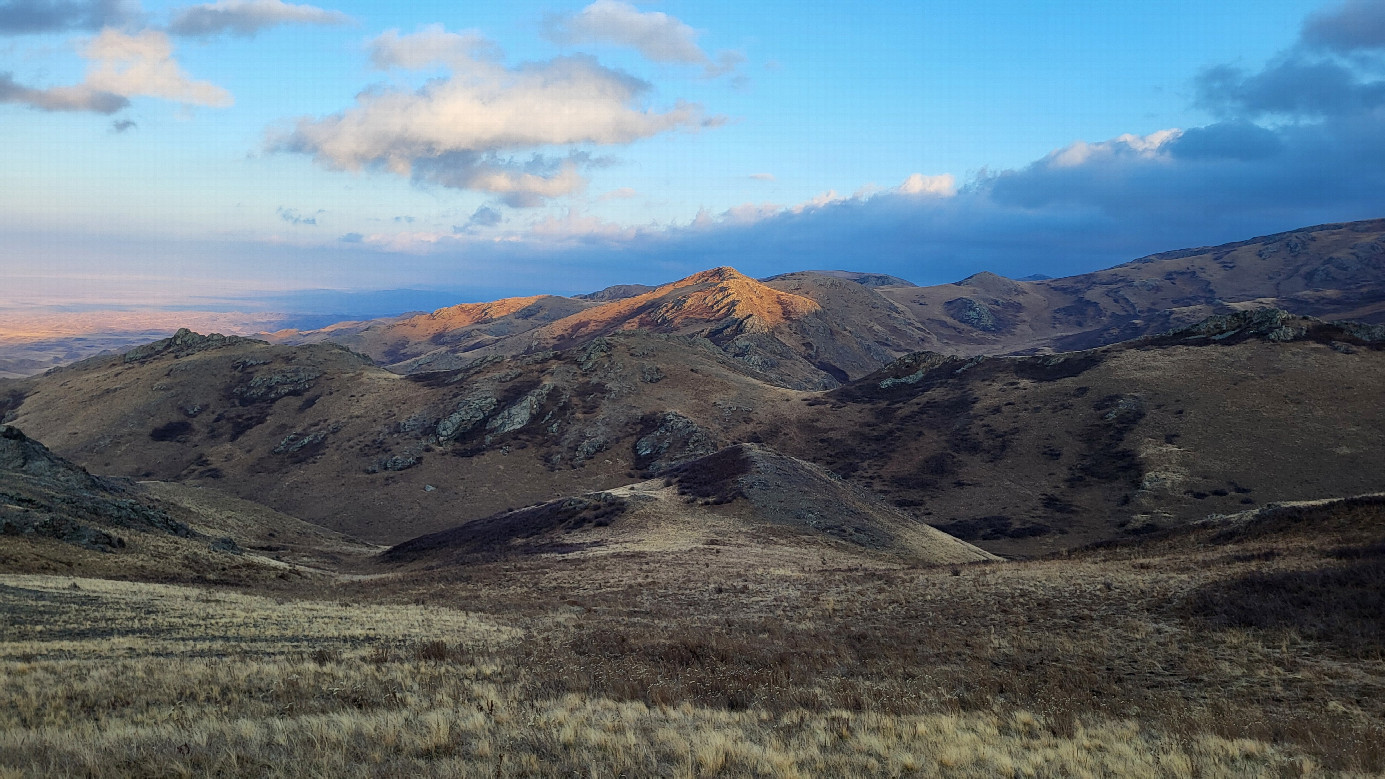 Looking east / На восток