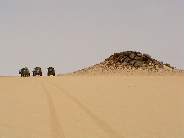 Landy tracks in the sand