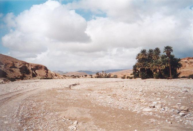 The riverbed of Wādiy Tamanar north of Foum al-Hisn - Possibly another way to get access to the Confluence?