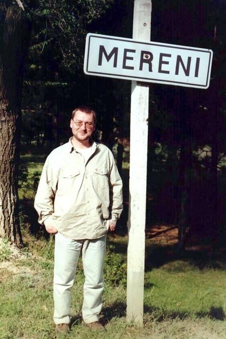 Mike at the entry to Mereni.