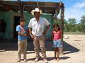 #5: Camilo and two of his kids. Camilo y dos de sus hijos.