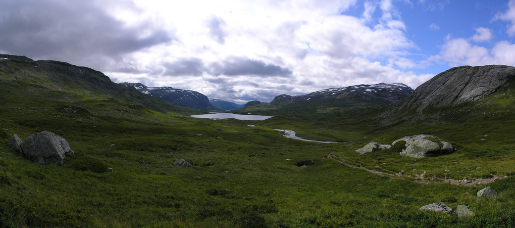 View south down Vivassdalen