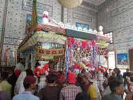 #9: Shah Noorani shrine from inside