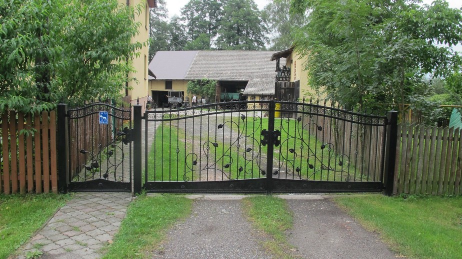 Entrance to the property