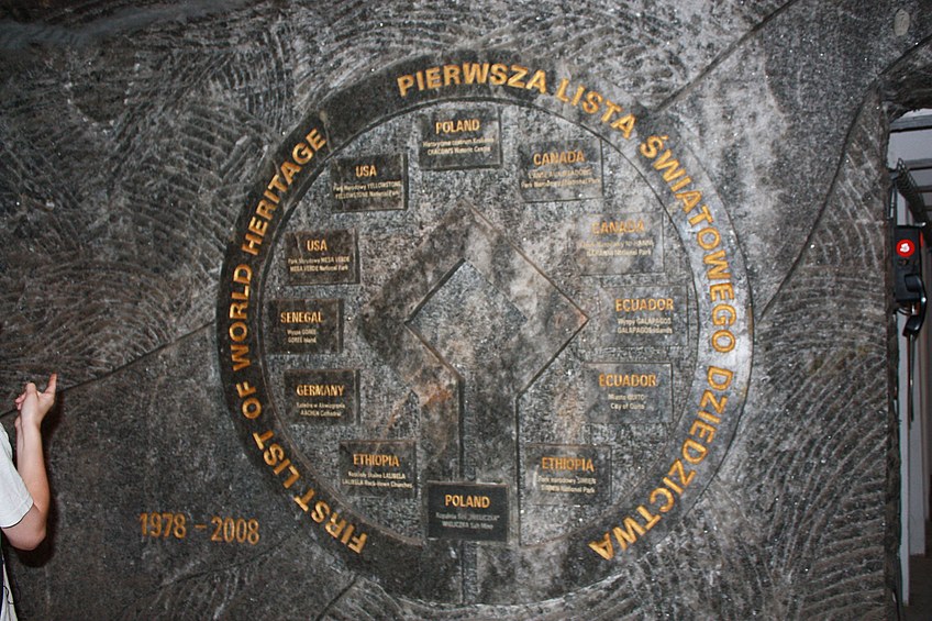 In 1978 the Wieliczka Salt Mine was placed in original UNESCO list of the World Heritage Sites / В 1978 году Соляная шахта в Величке вошла в первый список объектов Всемирного Наследия ЮНЕСКО