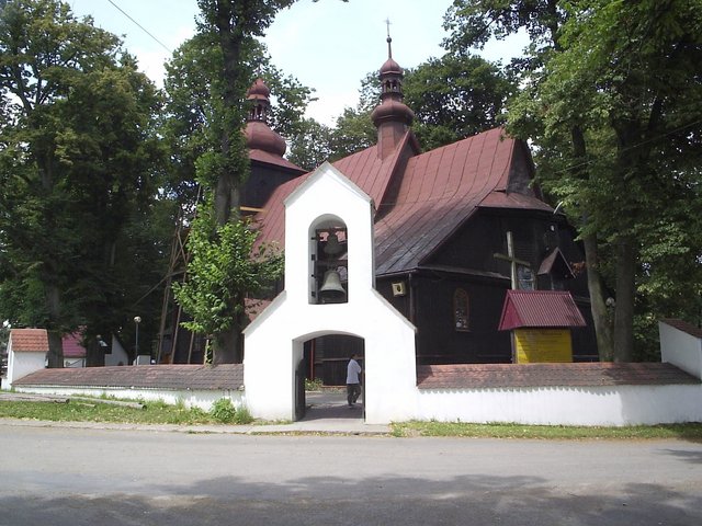 Zabytkowy kościół w Sowlinach - antique church in Sowliny