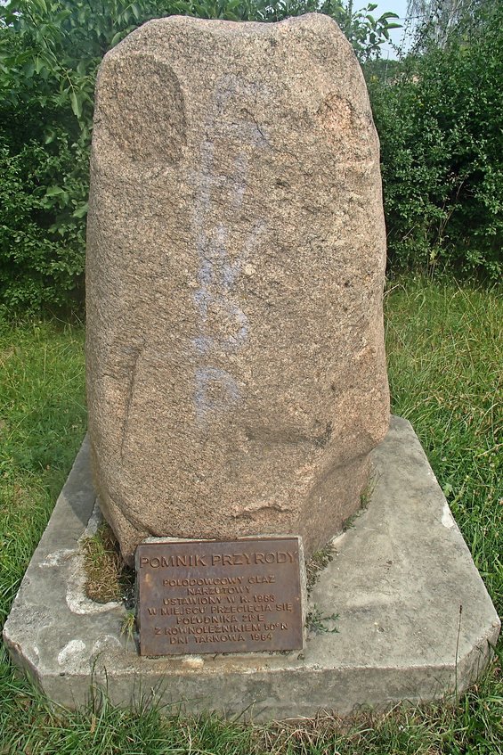 The memorial stone on aleja Tarnowskich / Памятный камень на aleja Tarnowskich