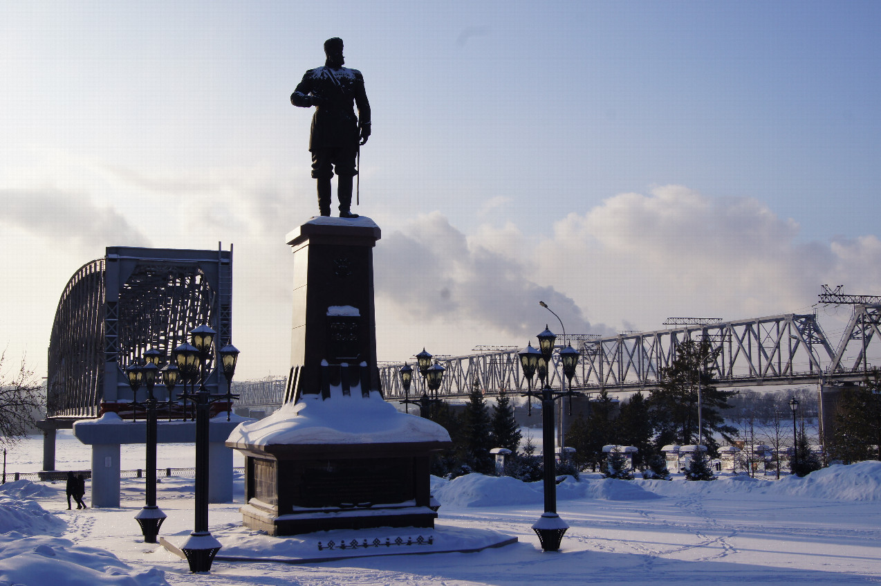 памятник мосту и царю Александру III - Bridge monument and Tsar Alexander III
