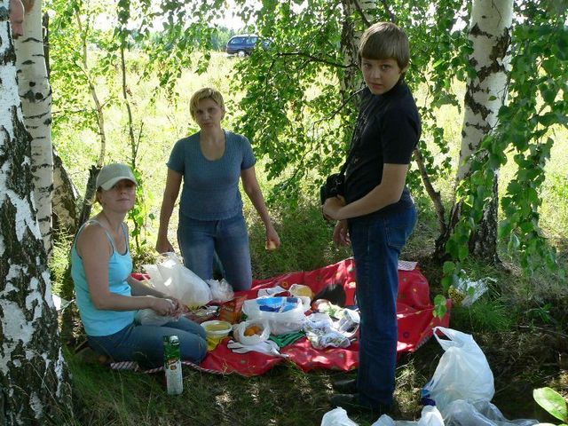 Picnic at about 50 meter from 56N46E