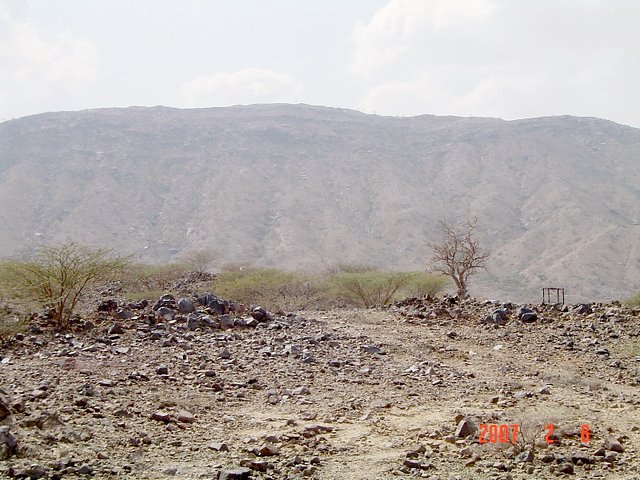 West view. al-Jūwa mountain can be seen