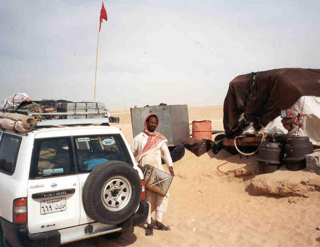 The last fuel station at Nadqān was simple to say the least. The fuel was gravity fed from an old tanker that had been dumped on top of a sand dune. The fuel went into a jerrycan and then was poured into the vehicle.