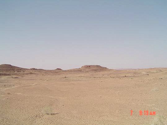 South view, where Zahrat al-Tuwayr mountains can be seen