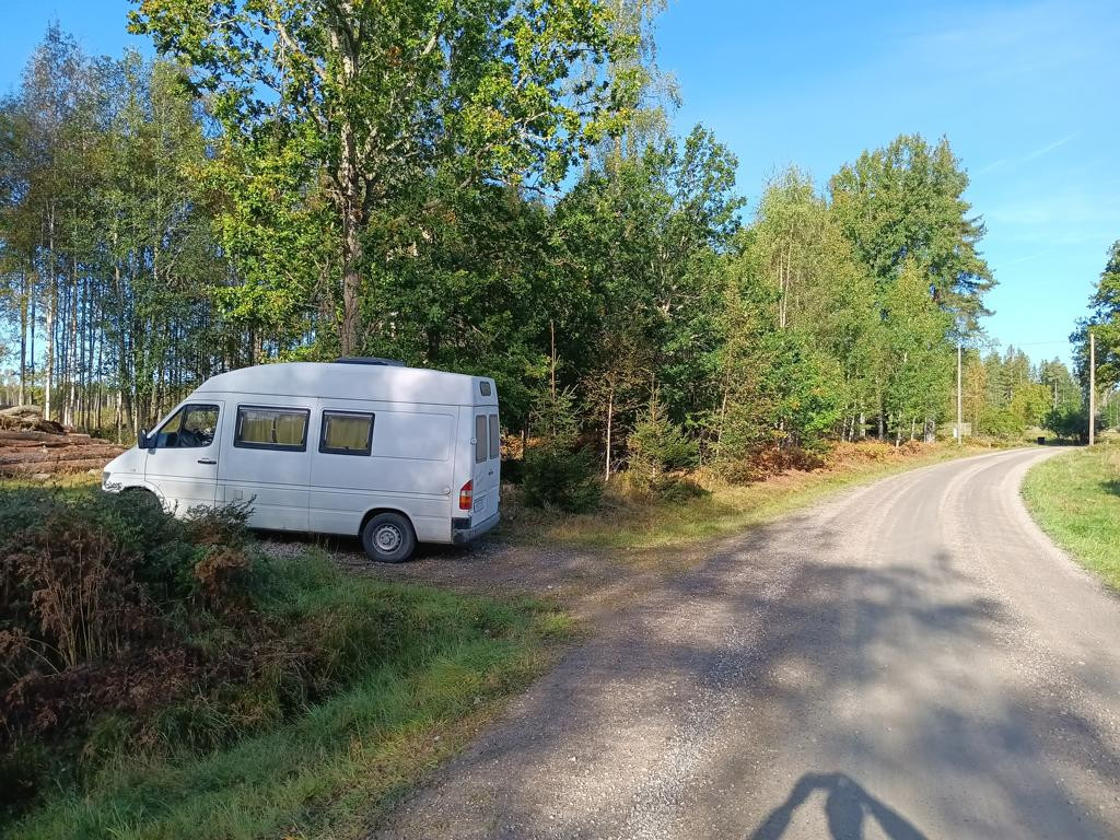 parking beside D 556