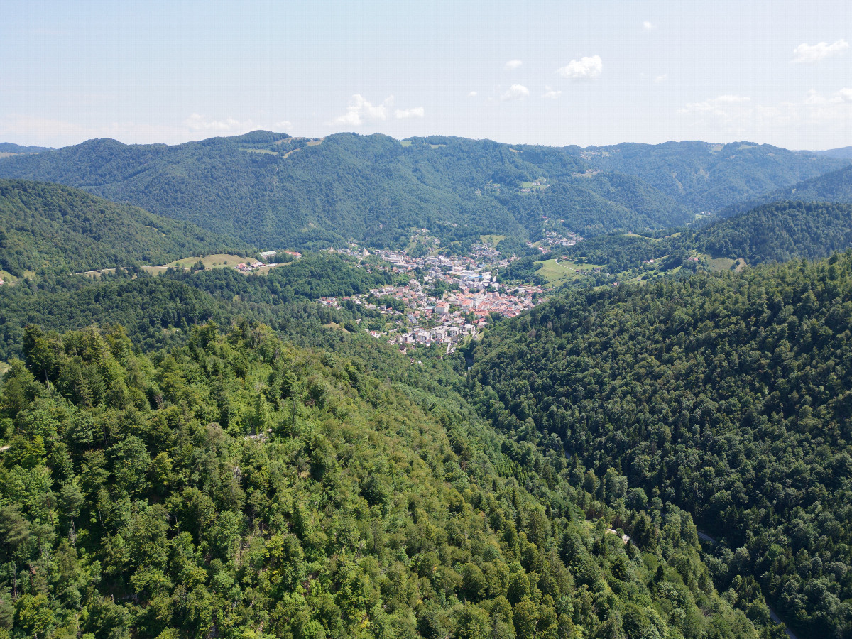 View East (towards the town of Idrija), from 120m above the point
