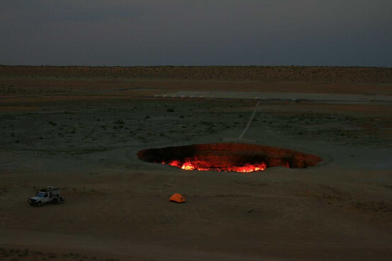 impressive Darvaza gas crater (background sound by pani bottle Yakety-Yak 떠드는 소리))