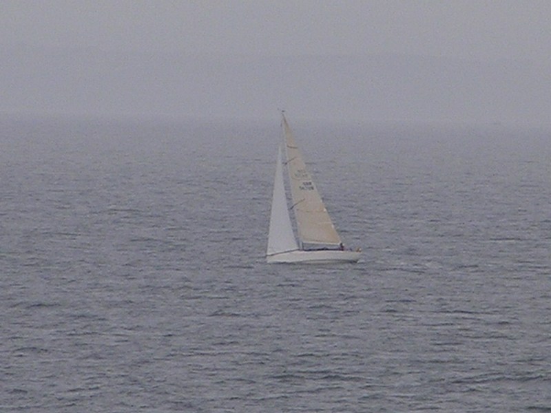 A sailing boat exactly on the Confluence