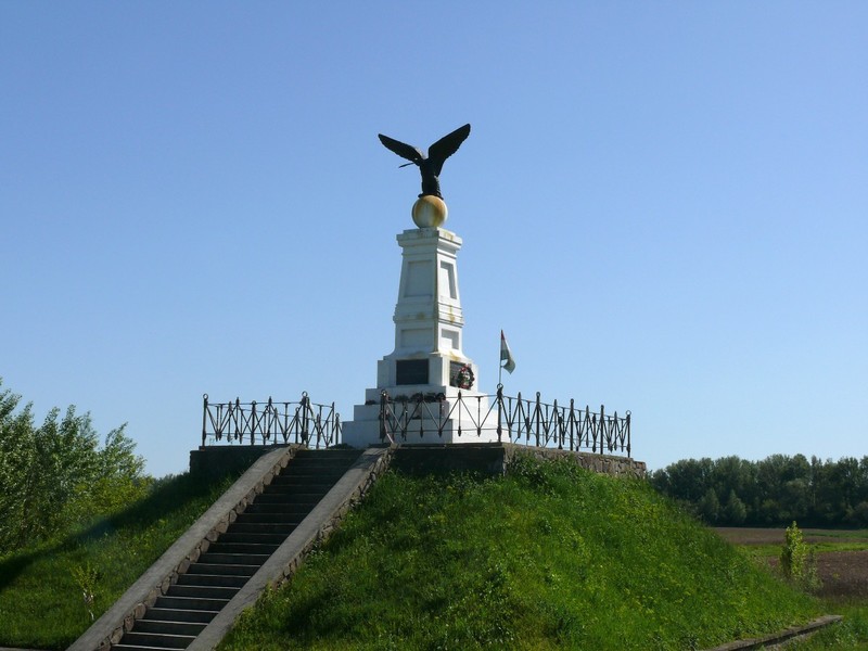 Мемориал у дороги / Memorial near the road