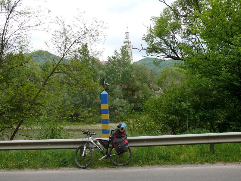 Река Тиса, граница между Украиной и Румынией / Tisa is the border river between Ukraine and Romania