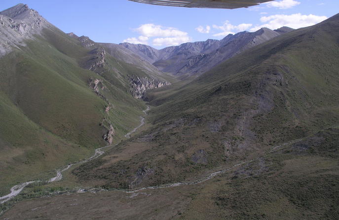 Aerial view of confluence drainage, showing a small tributary about 1km upstream from the Kongakut River.