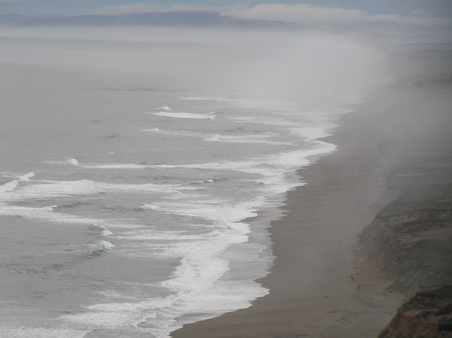 Misty Pacific Coast looking north about 800 meters to the west of the confluence.