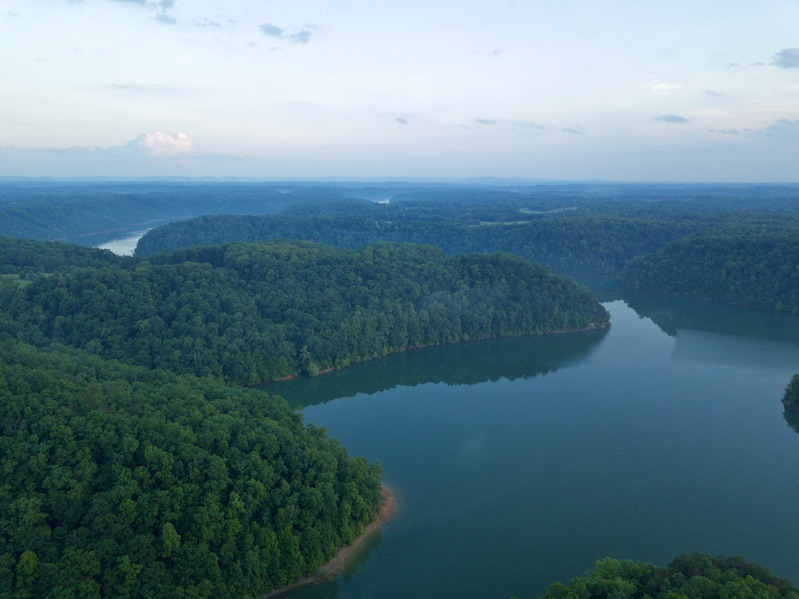 View South (showing Lake Cumberland) from about 400 feet up