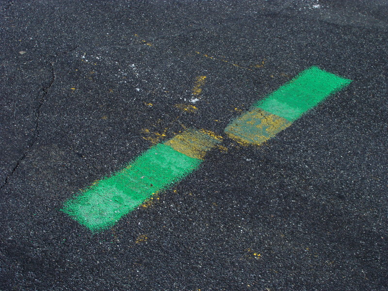 Are these green lines in the middle of Milebrook Road supposed to mark 42N 71W?
