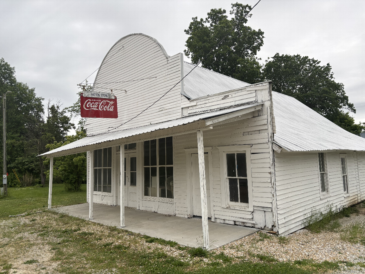 Very small town north west of the confluence point.