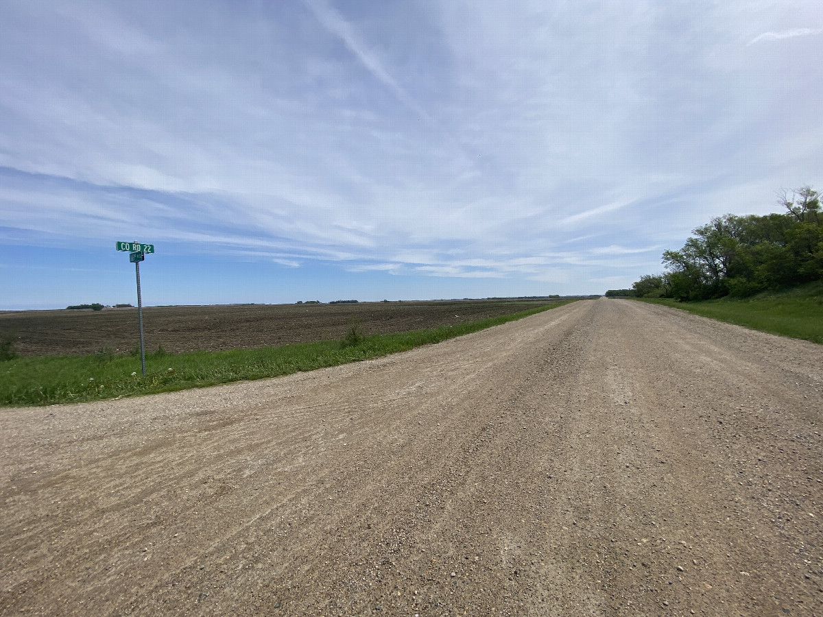 Nearest road to the confluence point, looking east.  