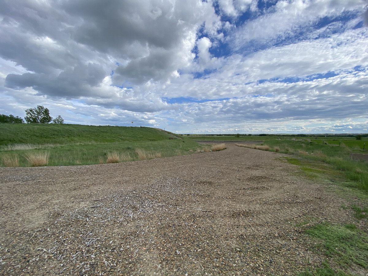 Pull off and parking spot to hike to the confluence point, looking southeast. 