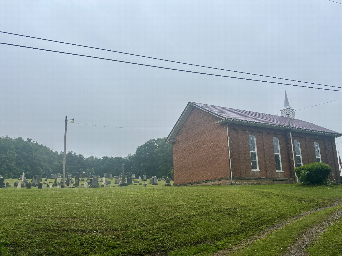 Beautiful church and grounds a short distance to the south of the confluence point.