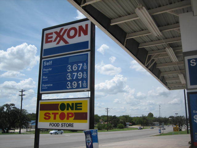 In Floresville. Compare with previous visitor's $0.98/gal