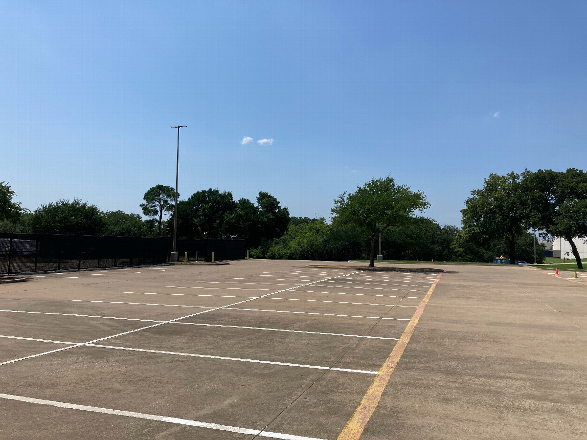 Lots of parking here