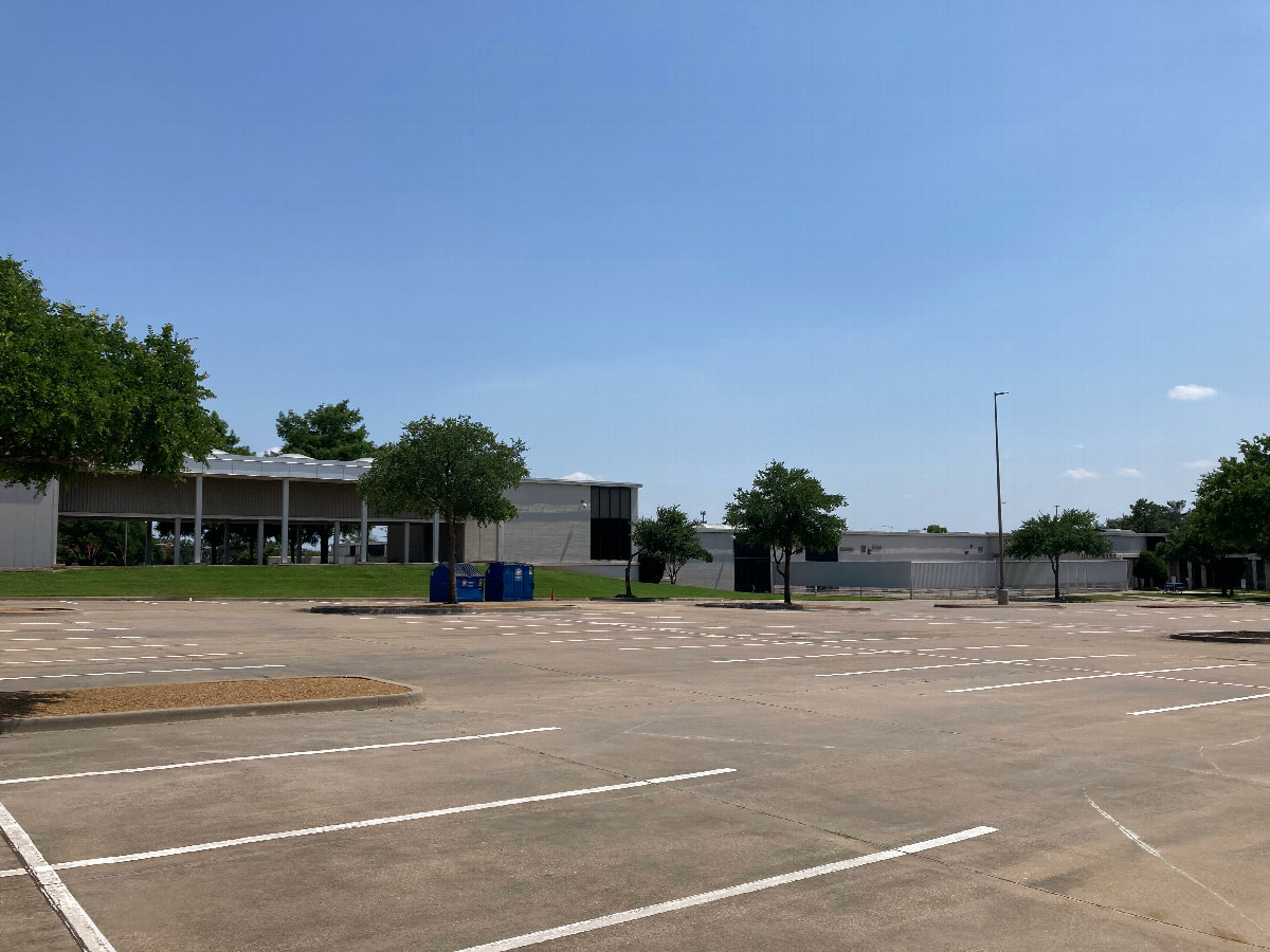 A quiet Sunday afternoon at the office park