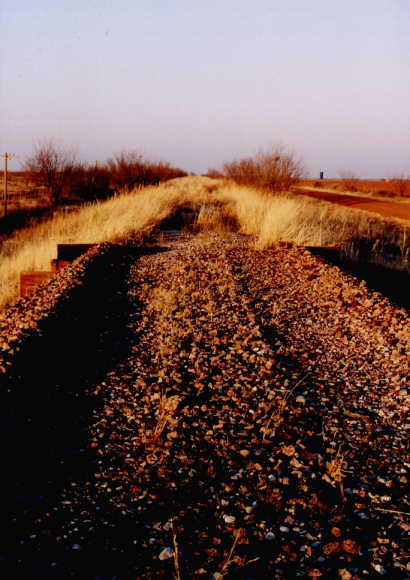 Abandoned railbed just east of confluence.